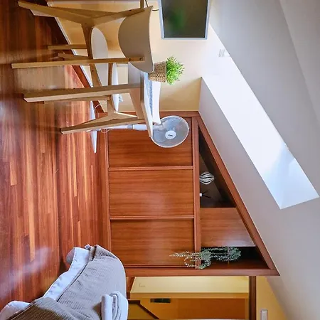 Guest house Peregrina 1 *